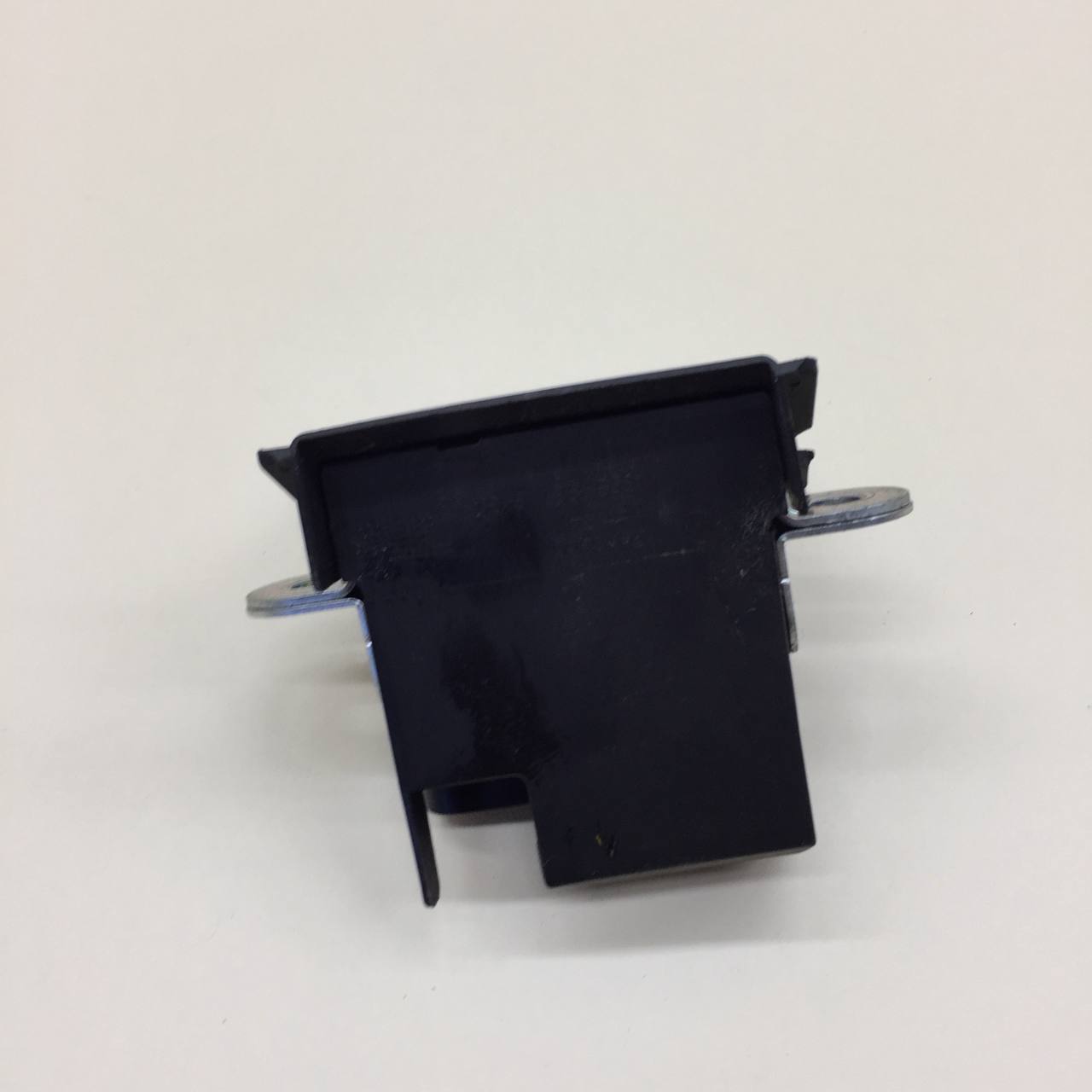Замок багажника Volkswagen Tiguan (5N1) 2007-2011 Замок багажника Volkswagen Tiguan (5N1) 2007-2011