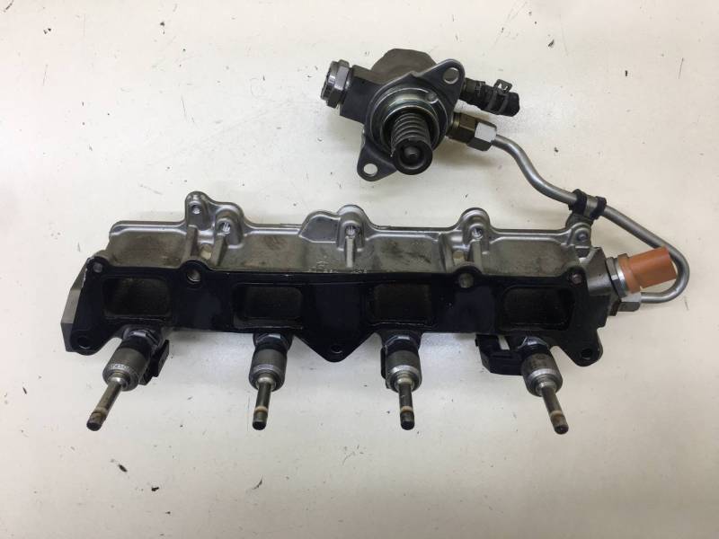 Коллектор впускной Volkswagen Jetta (A6) 2010-2019 Коллектор впускной Volkswagen Jetta (A6) 2010-2019