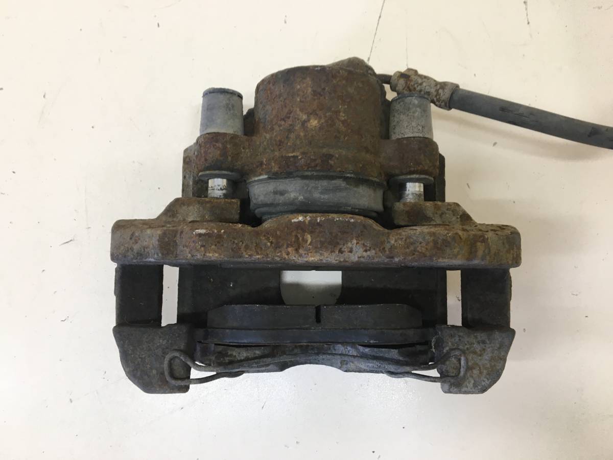 Суппорт передний правый Ford Fiesta (MK5) 2002-2008