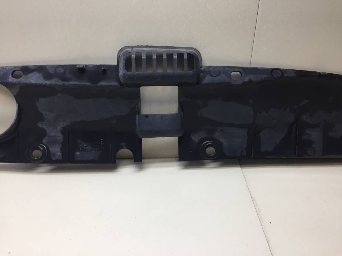 Кожух замка капота Honda Stream 2000-2006