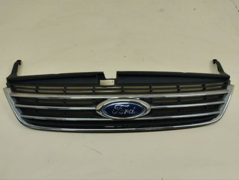 Решетка радиатора Ford Mondeo 4 2007-2015