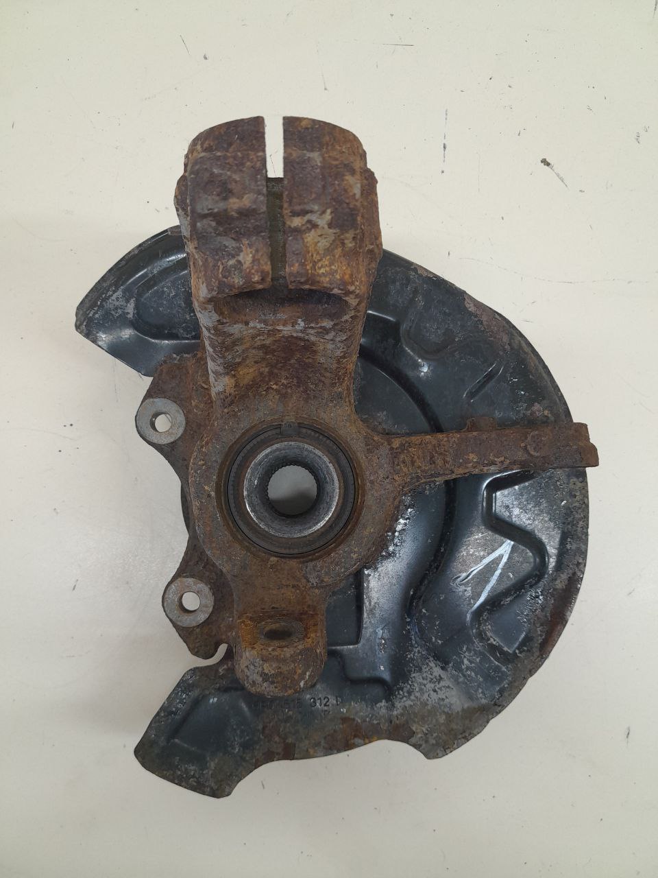 Кулак поворотный передний правый Volkswagen Polo (MK5) 2011-2020