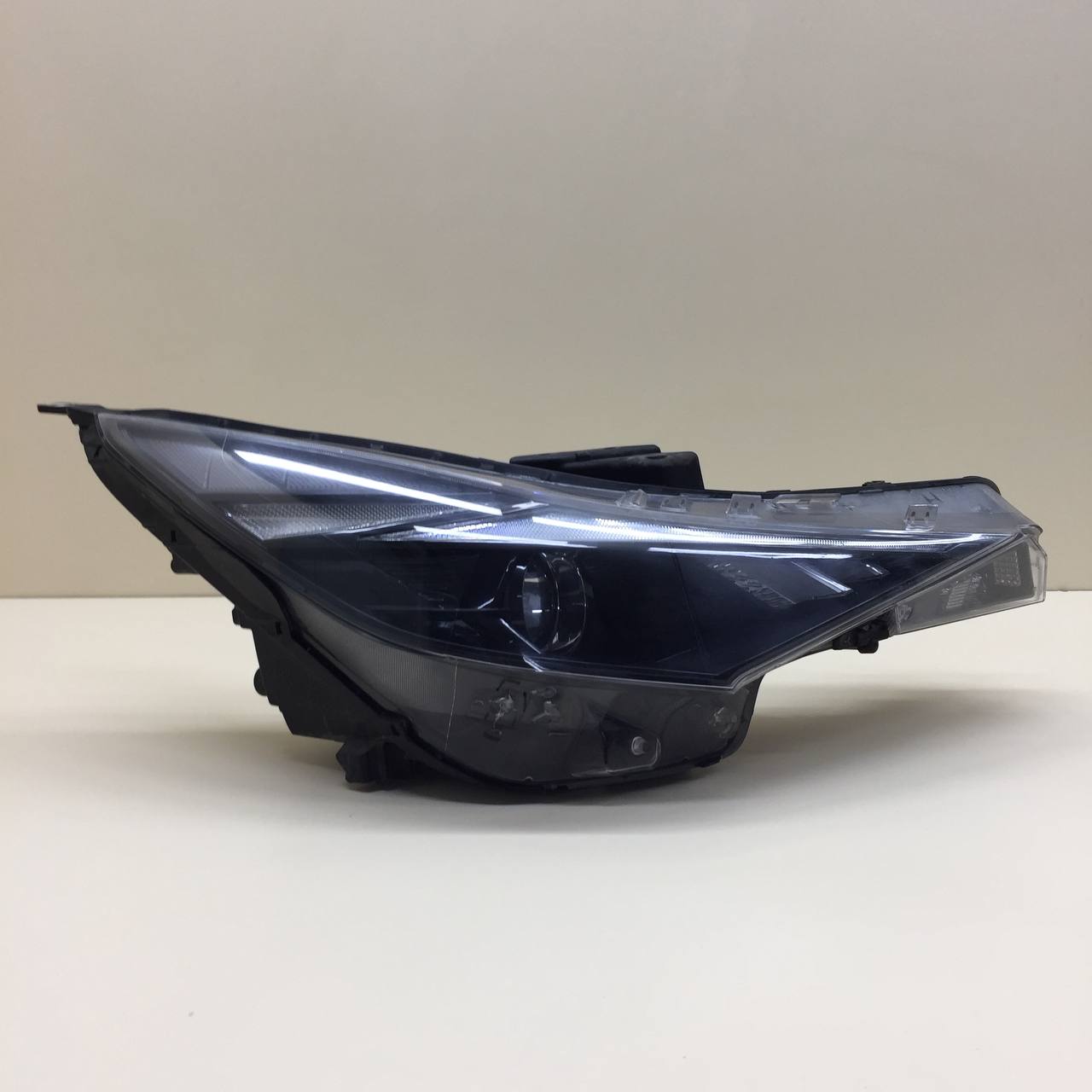 Фара правая Hyundai Elantra (CN7) 2020>