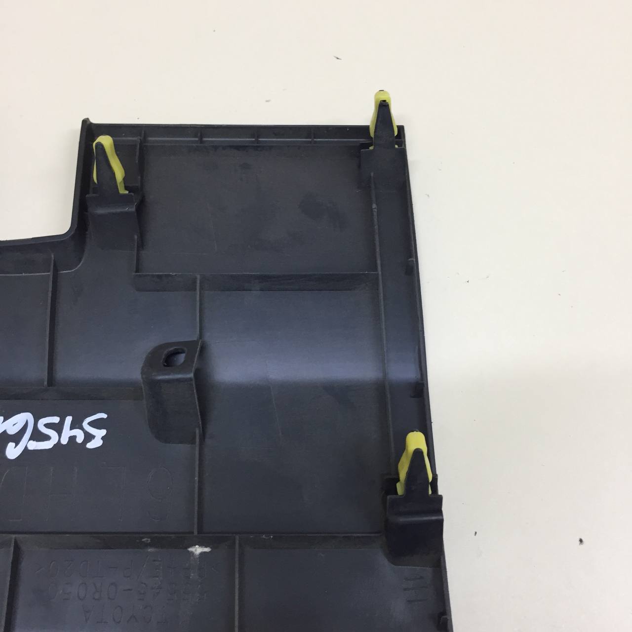 Накладка (кузов внутри) Toyota Rav 4 (XA40) 2013-2019 Накладка (кузов внутри) Toyota Rav 4 (XA40) 2013-2019