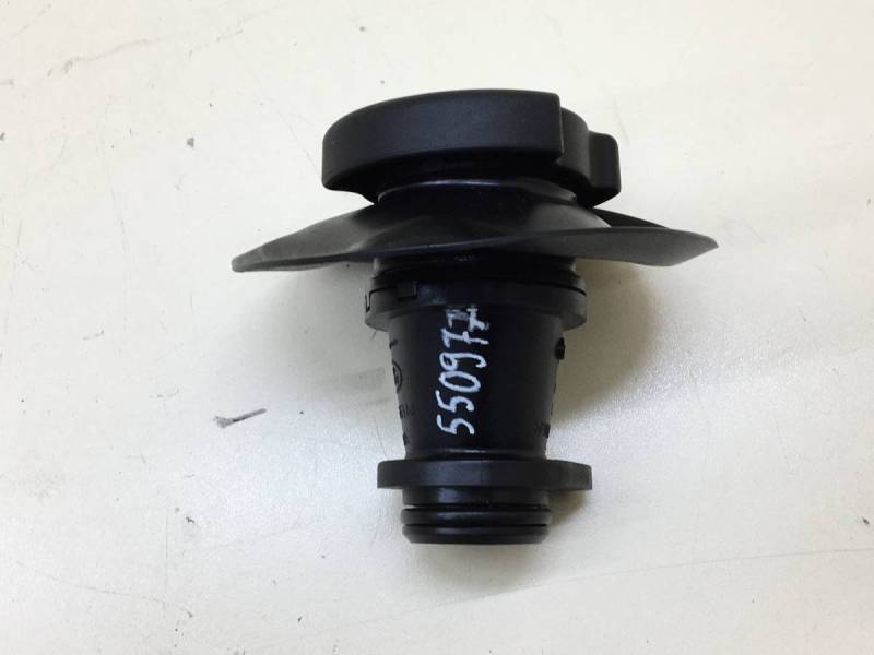 Маслозаливная горловина Jaguar XE (760) 2014-2021