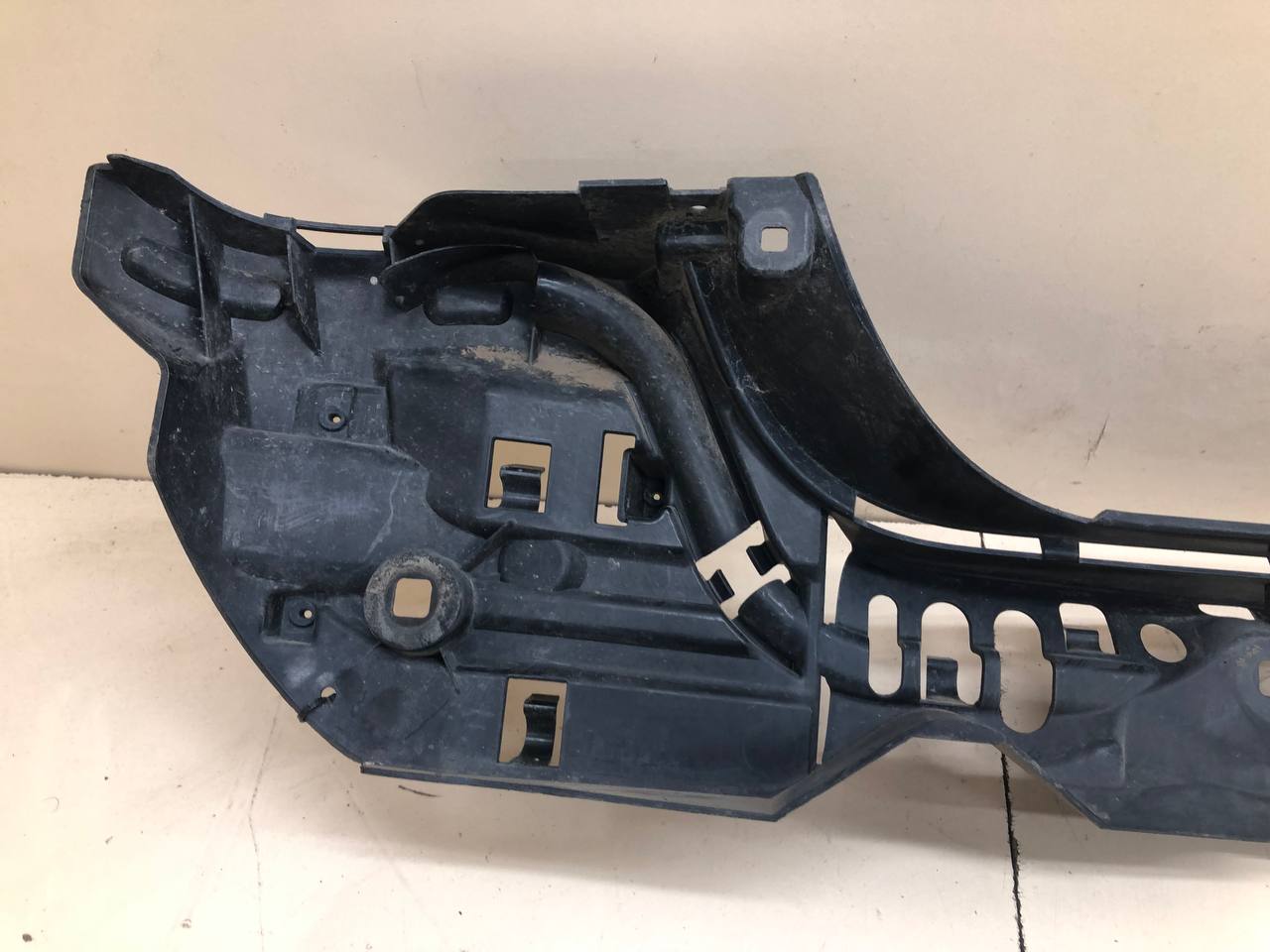 Кронштейн заднего бампера BMW 7-Series F01,F02  2008-2015
