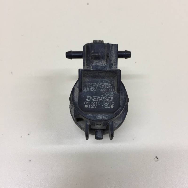 Насос омывателя Toyota Rav 4 (XA40) 2013-2019 Насос омывателя Toyota Rav 4 (XA40) 2013-2019