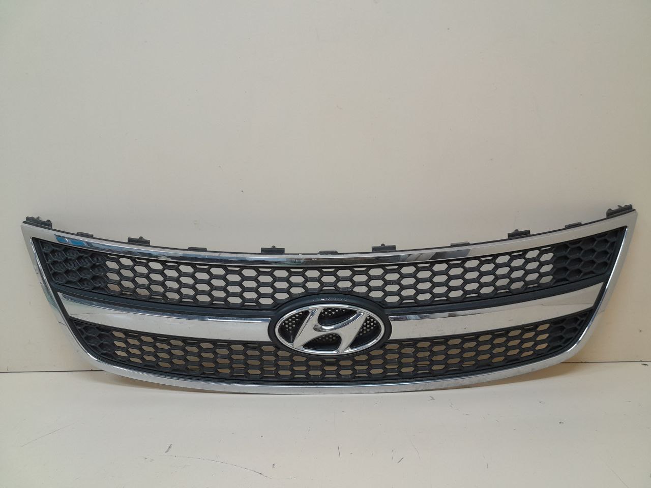 Решетка радиатора Hyundai Starex H1/Grand Starex 2007> Решетка радиатора Hyundai Starex H1/Grand Starex 2007>