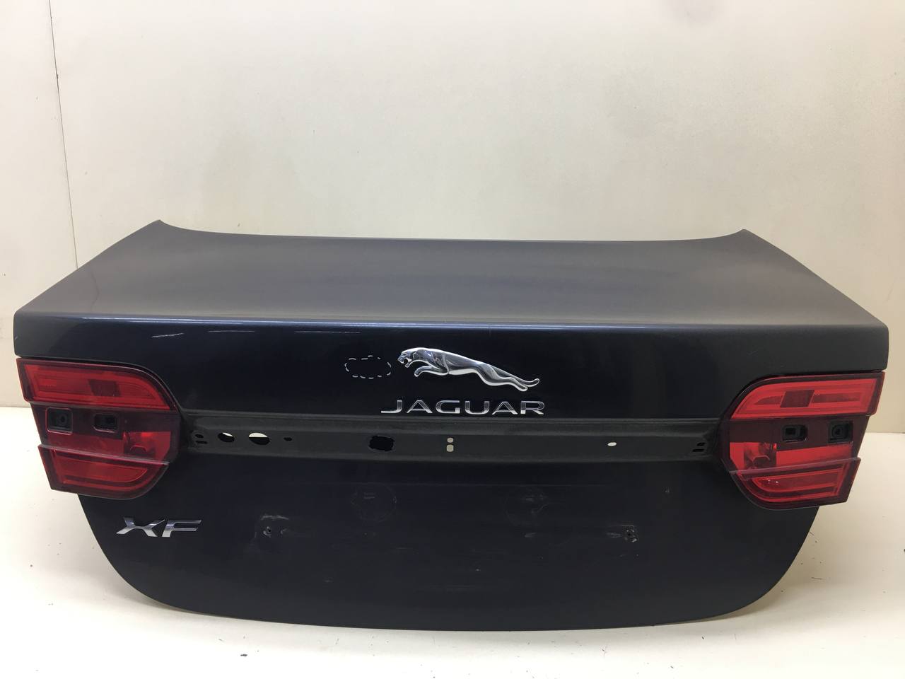 Крышка багажника Jaguar XF 2007-2015