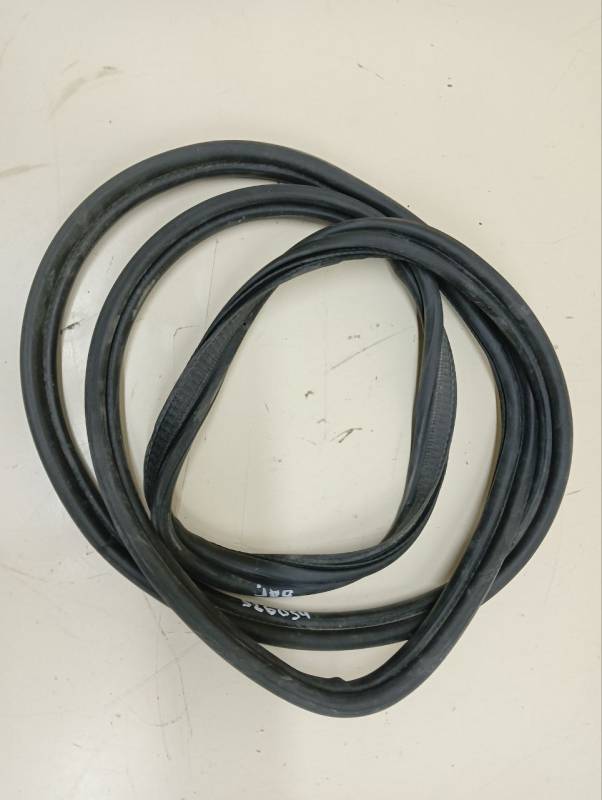 Уплотнитель багажника Fiat Albea 2002-2012