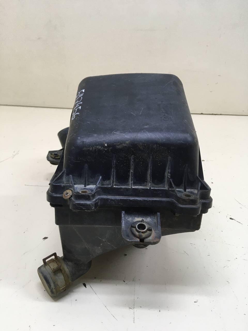 Корпус воздушного фильтра Kia Sephia 2001-2004