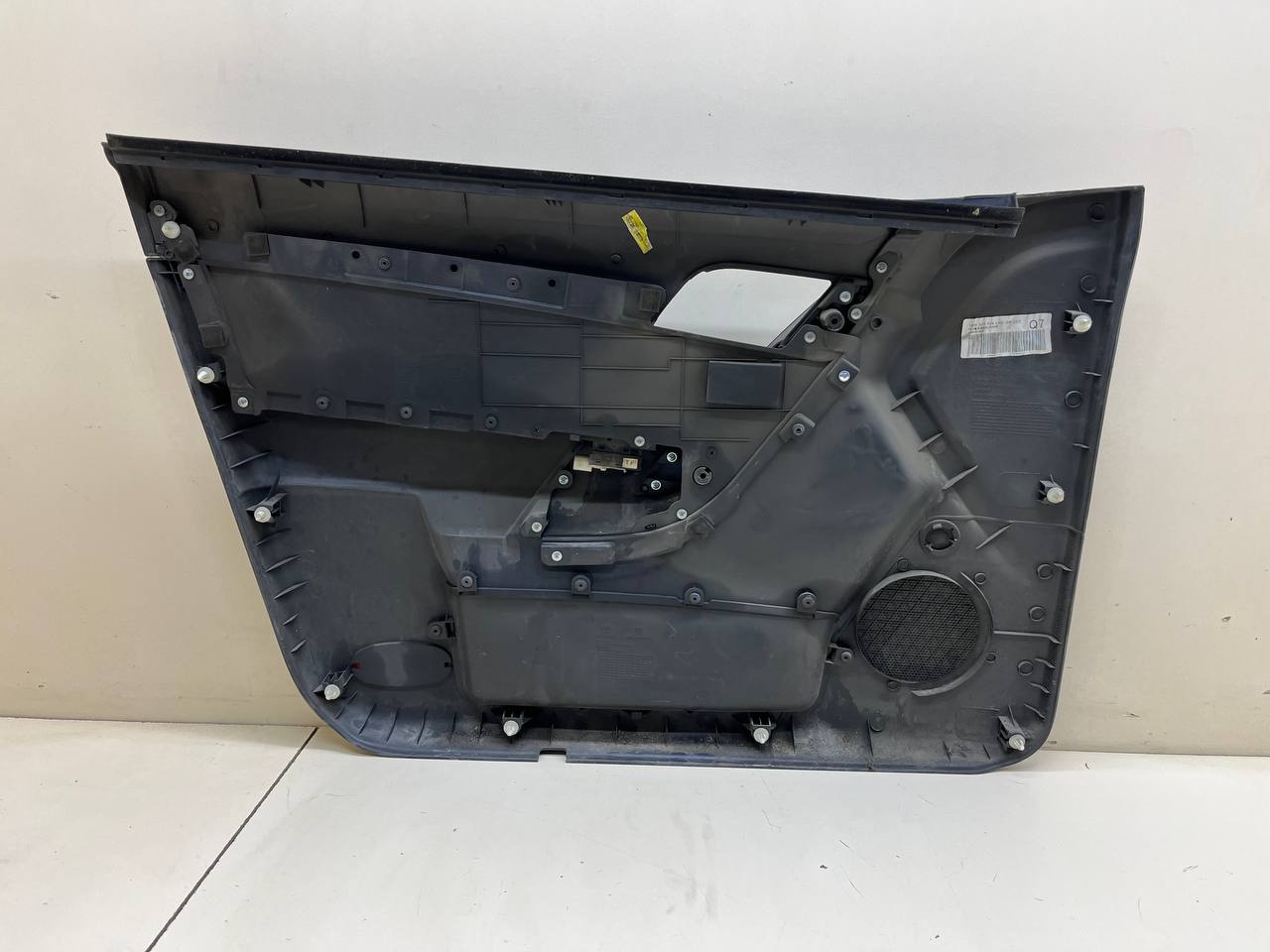 Обшивка двери передней правой Chevrolet Aveo T250 2005-2011