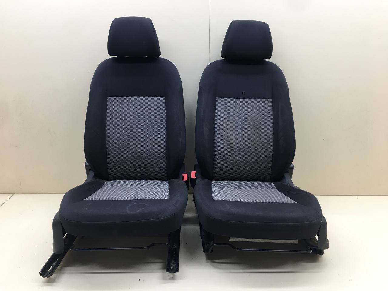 Сиденье (комплект) Volkswagen Polo (MK5) 2011-2020 Сиденье (комплект) Volkswagen Polo (MK5) 2011-2020