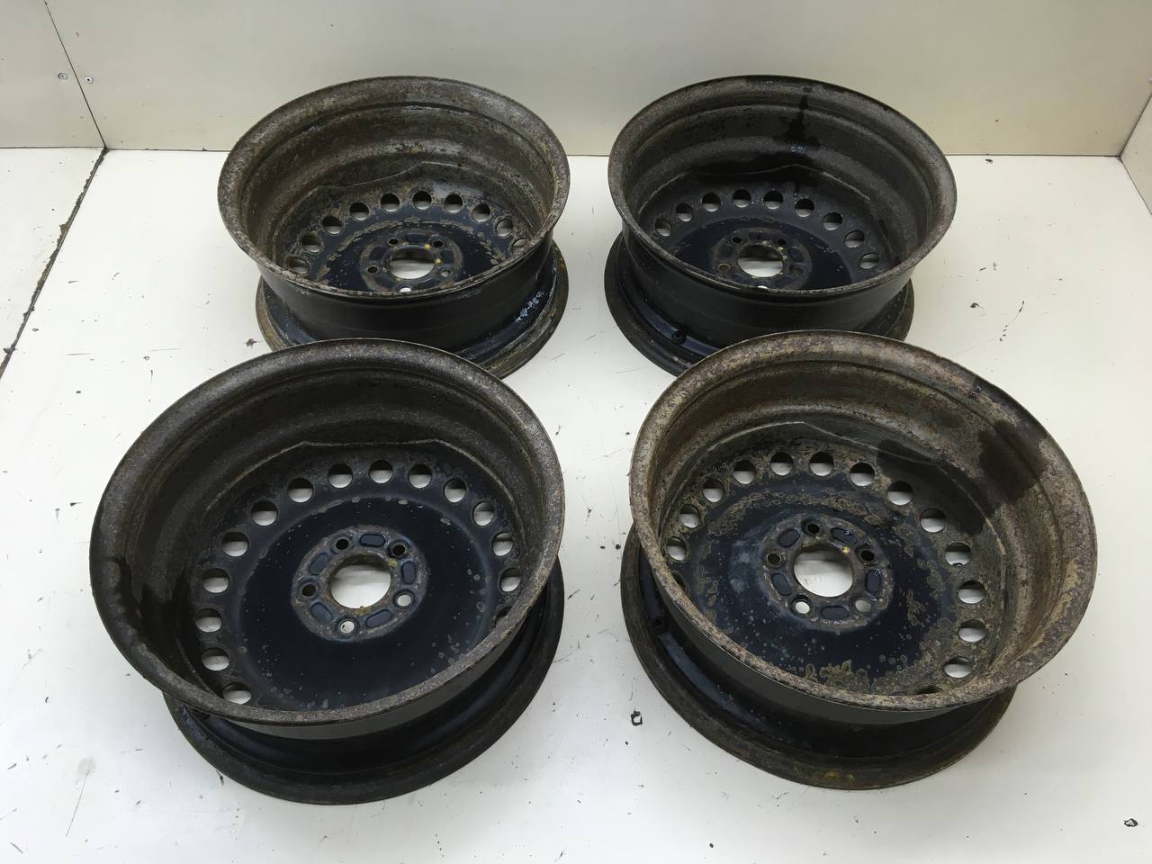 Диски к-кт R16 Штампованные