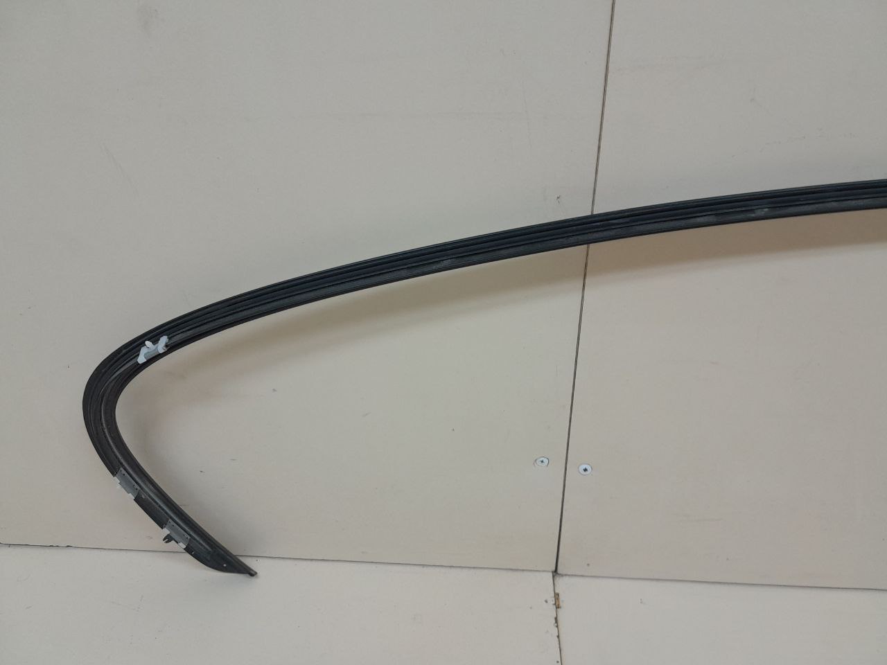 Молдинг крыши левый BMW 1-series E87/E81 2004-2011