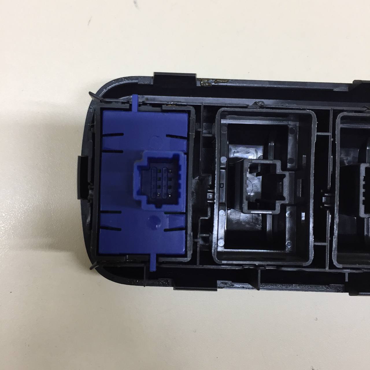 Блок кнопок Renault Duster (HSA, HSM) 2012> Блок кнопок Renault Duster (HSA, HSM) 2012>