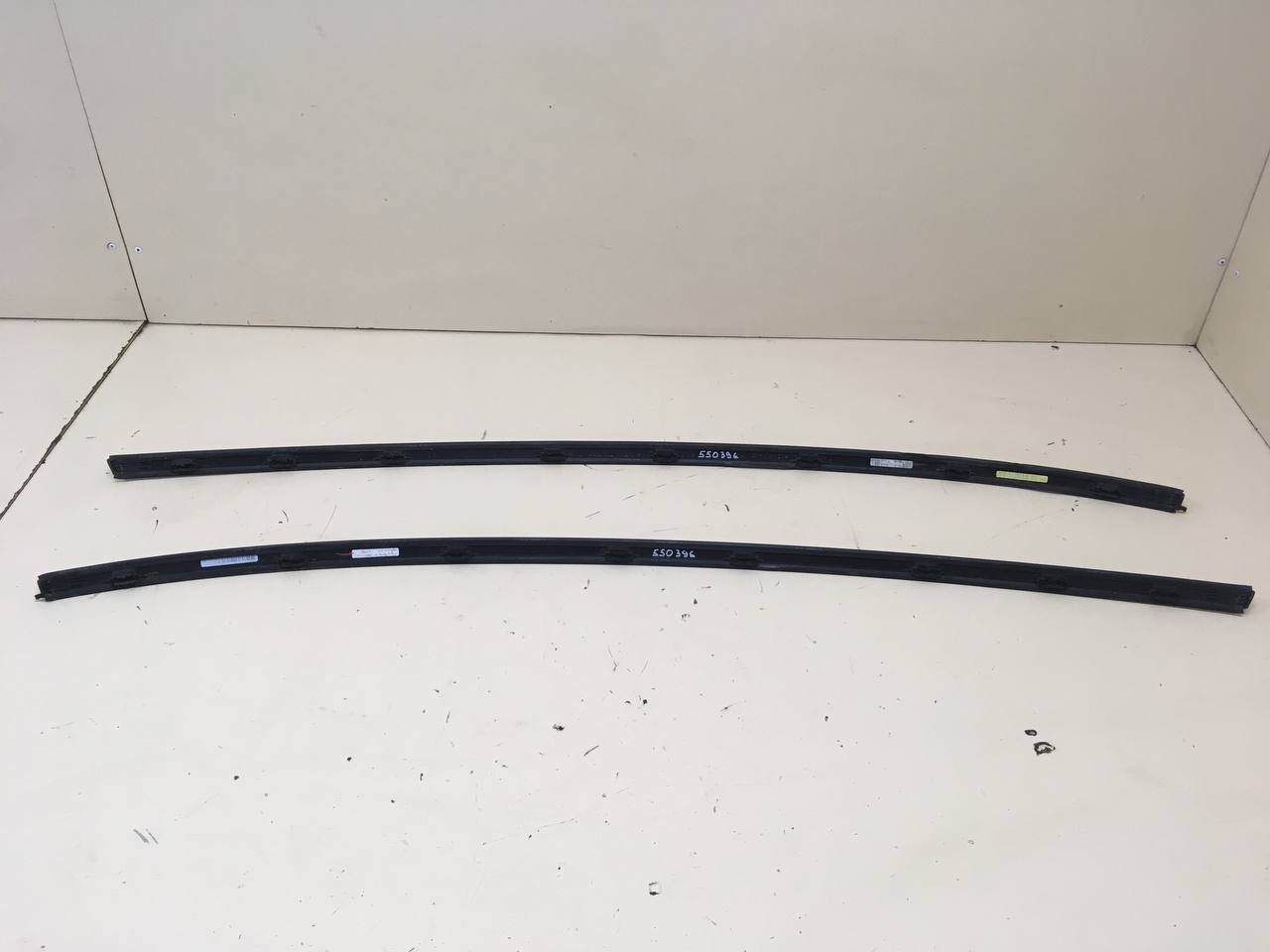Молдинг Jaguar XE (760) 2014-2021 Молдинг Jaguar XE (760) 2014-2021