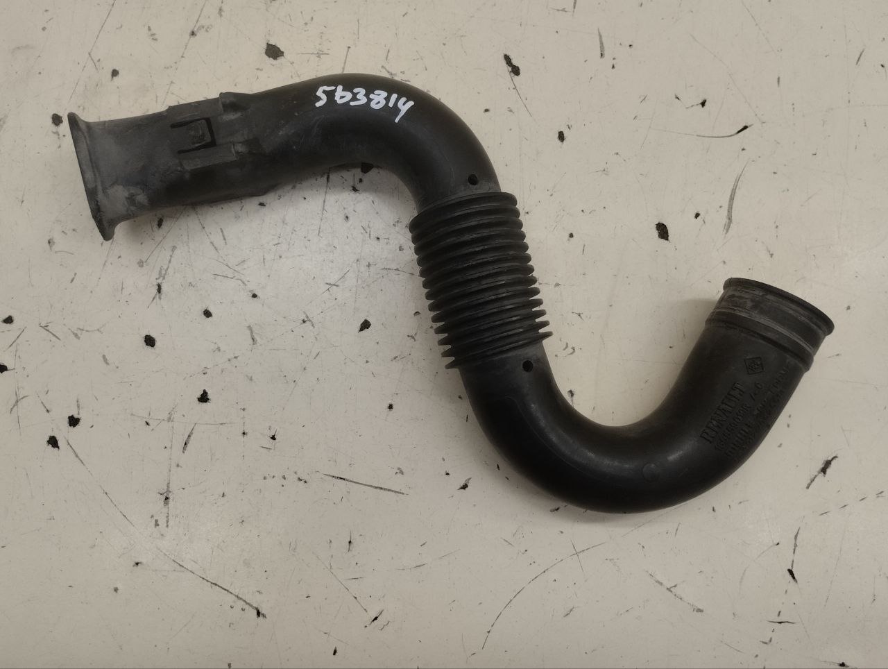 Патрубок воздушного фильтра Renault Logan (2) 2014>