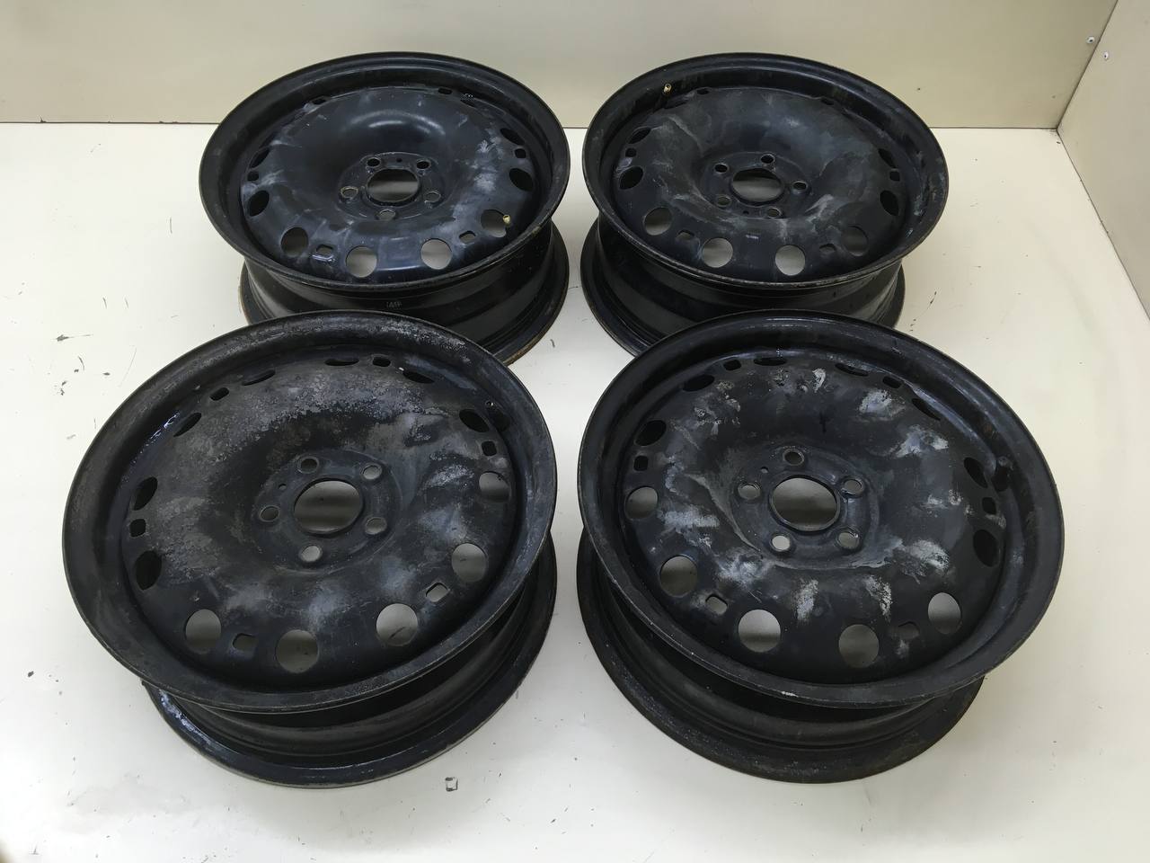 Диски к-кт R15 Штампованные