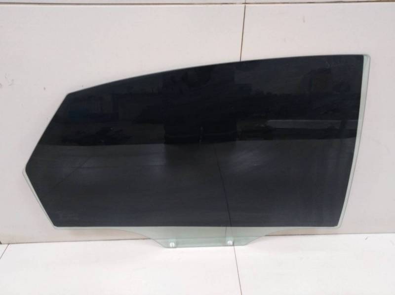 Стекло двери задней правой Daewoo Gentra 2013-2015