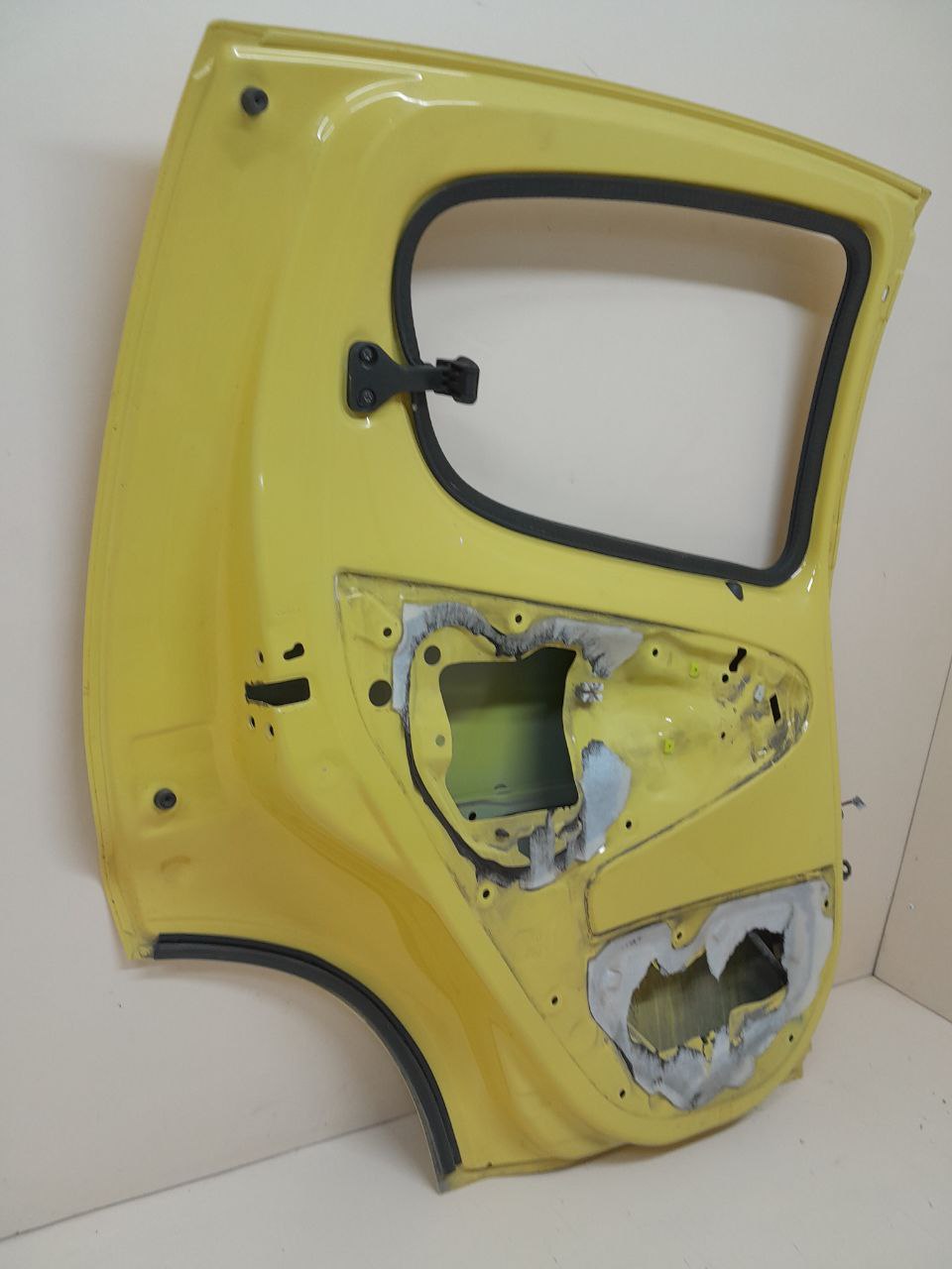 Дверь задняя левая Peugeot 107 2006-2014 Дверь задняя левая Peugeot 107 2006-2014