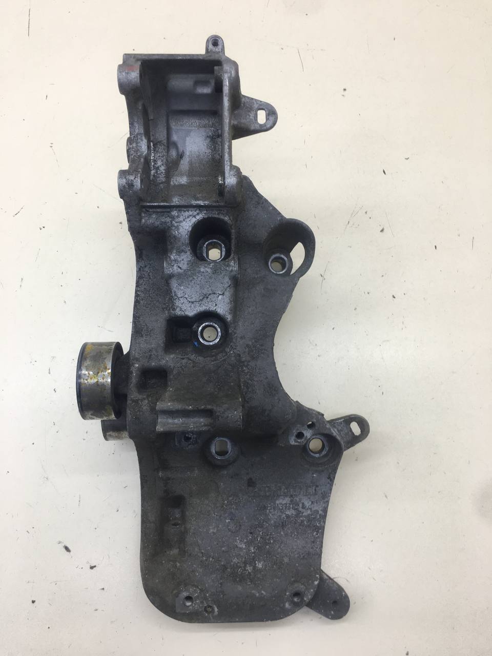 Кронштейн генератора Nissan Almera 3 (G11, G15) 2012> Кронштейн генератора Nissan Almera 3 (G11, G15) 2012>