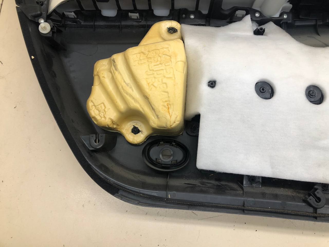 Обшивка двери передней правой Mazda Mazda 6 (GH) 2007-2012