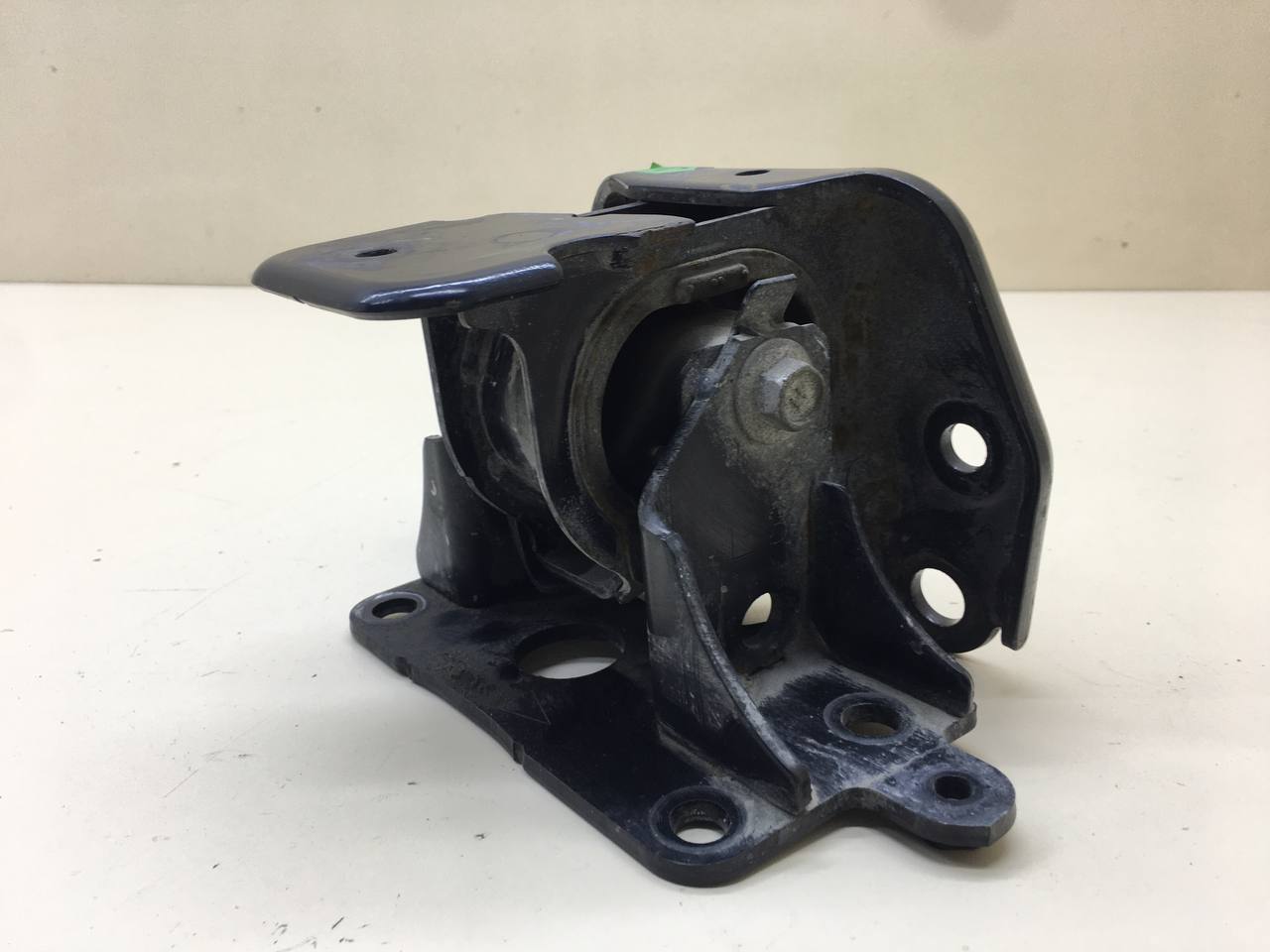 Опора КПП левая Toyota Rav 4 (XA40) 2013-2019