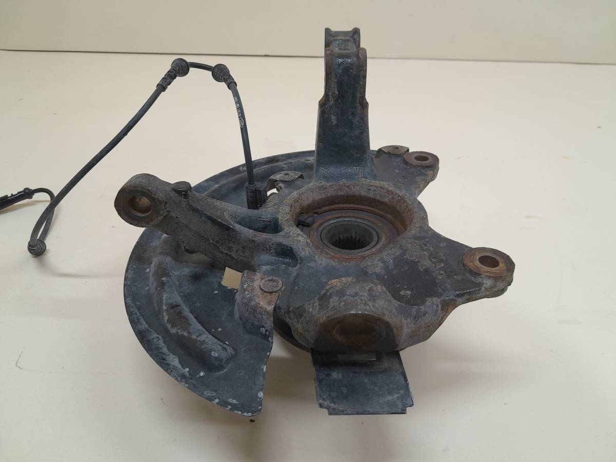 Кулак поворотный передний левый Renault Megane (3) 2009-2016