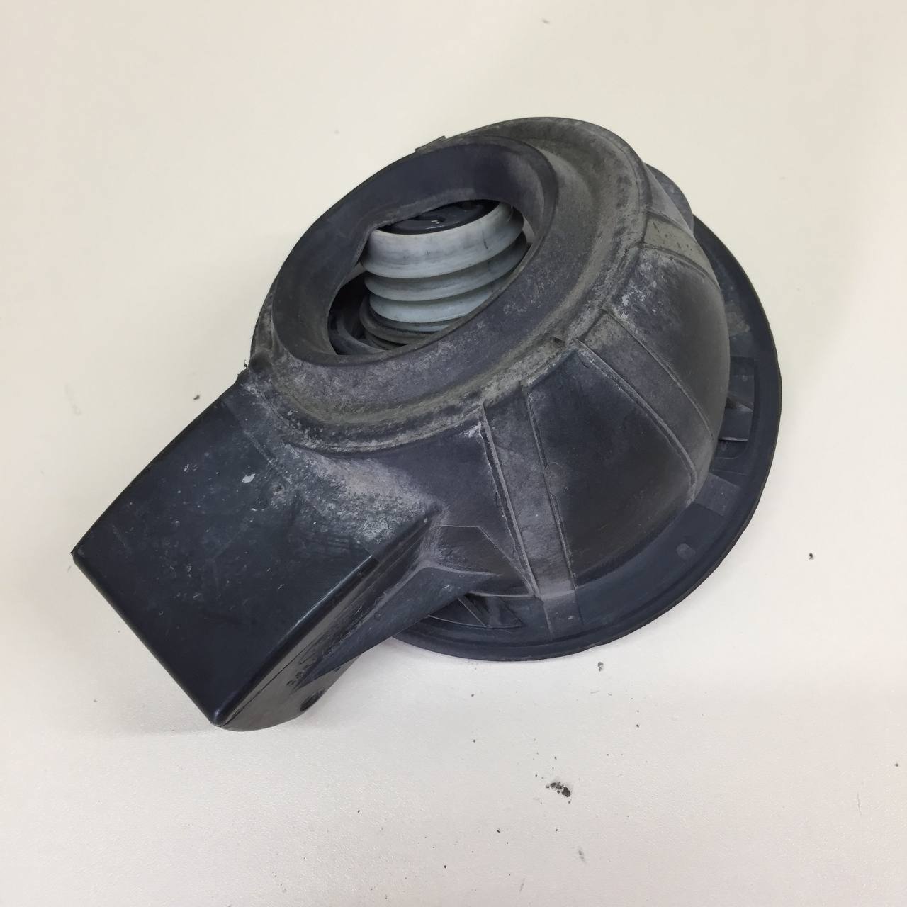 Лючок бензобака Ford Fusion (JU) 2002-2012 Лючок бензобака Ford Fusion (JU) 2002-2012