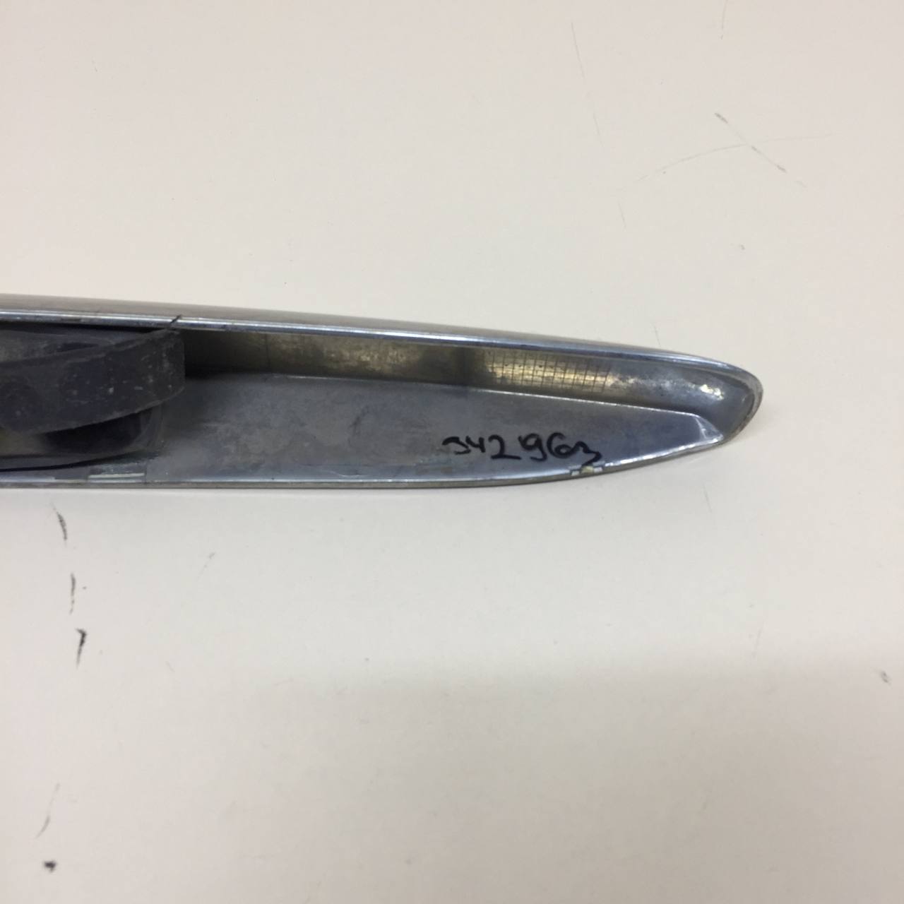 Накладка крышки багажника Ford Focus 2 (DB) 2008-2011 Накладка крышки багажника Ford Focus 2 (DB) 2008-2011