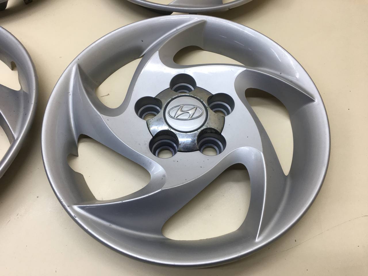 Колпак декоративный Hyundai Trajet 2000-2009