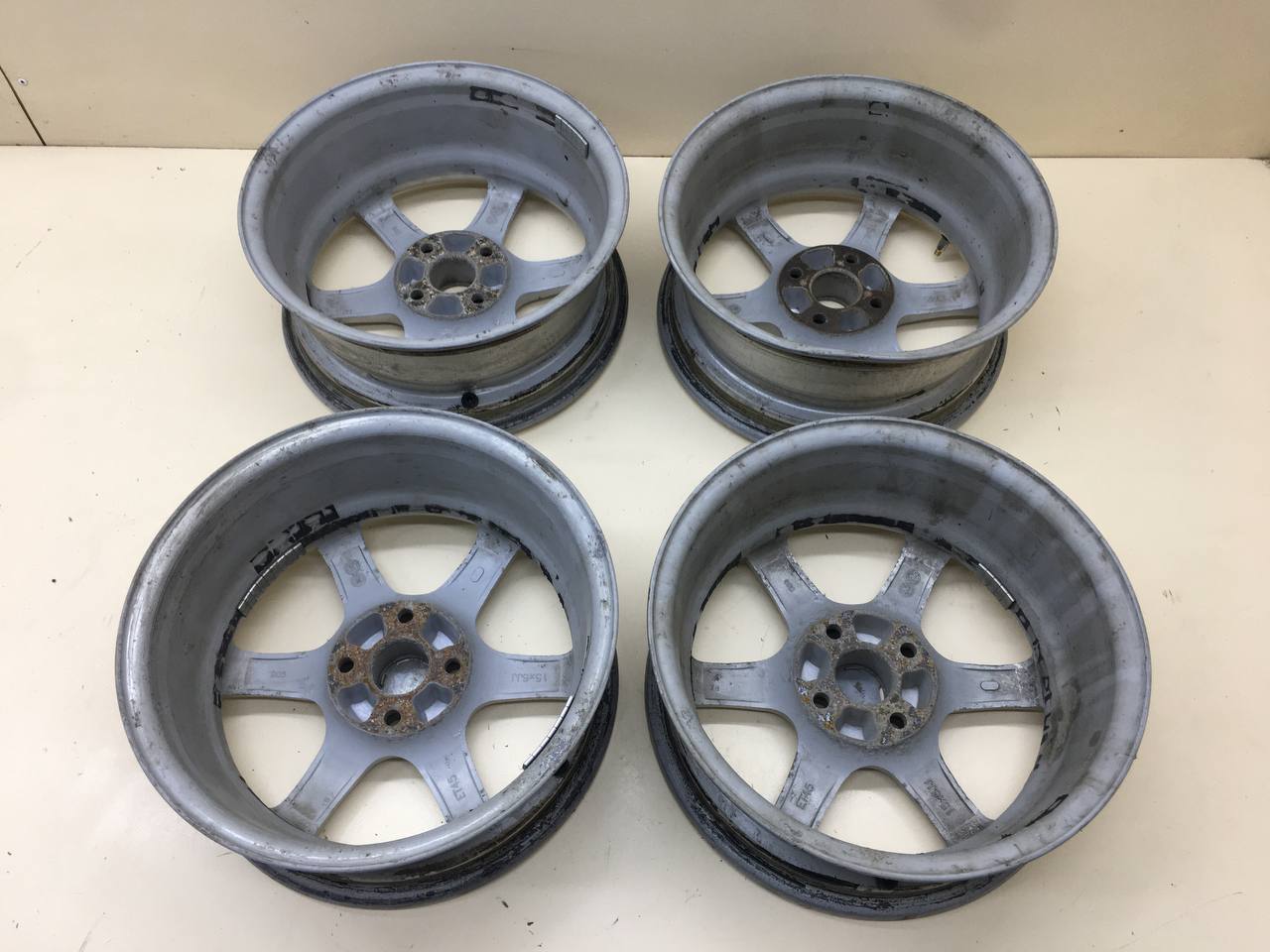 Диски к-кт R15 Литые