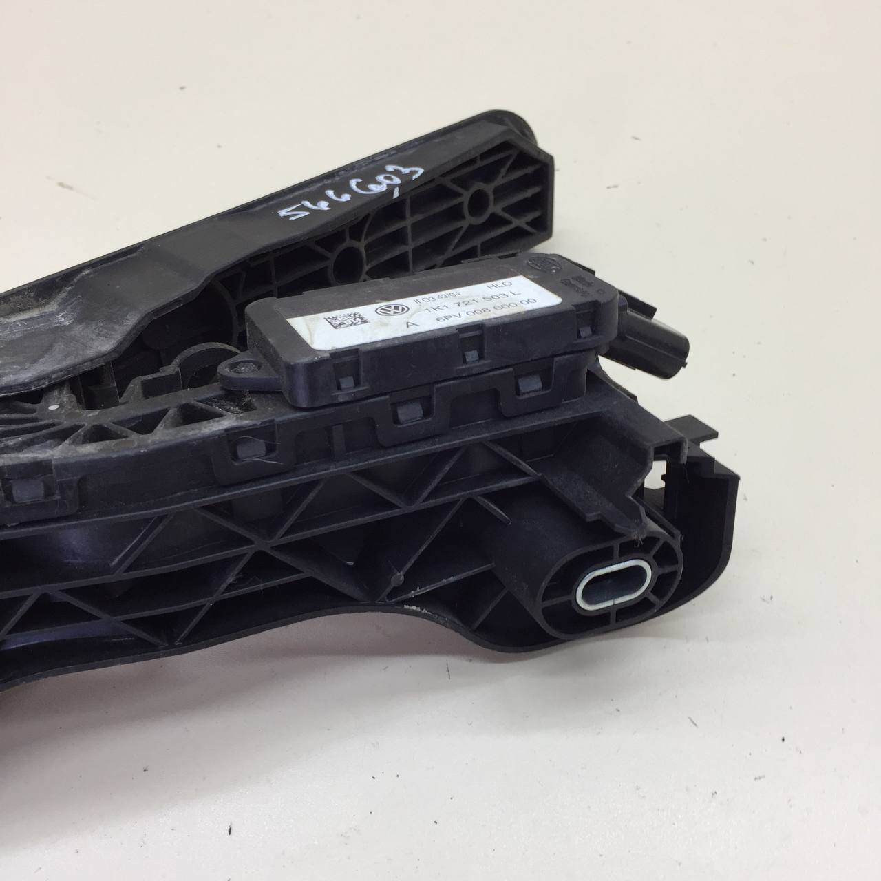 Педаль газа Skoda Octavia (A5 1Z-) 2004-2013 Педаль газа Skoda Octavia (A5 1Z-) 2004-2013