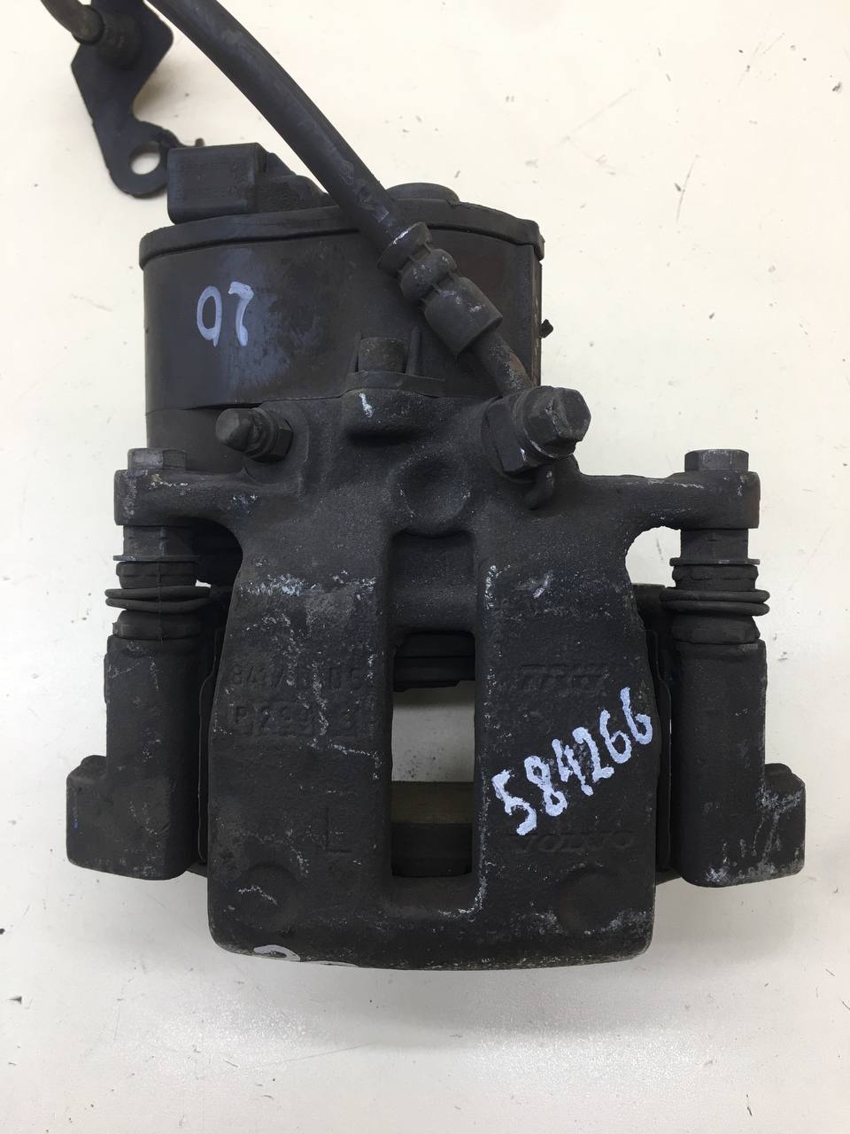 Суппорт задний левый Volvo XC60 2008-2017