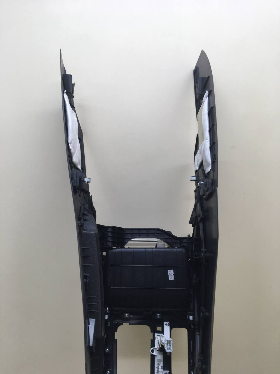 Консоль центральная Hyundai Tucson (TL) 2015-2021 Консоль центральная Hyundai Tucson (TL) 2015-2021