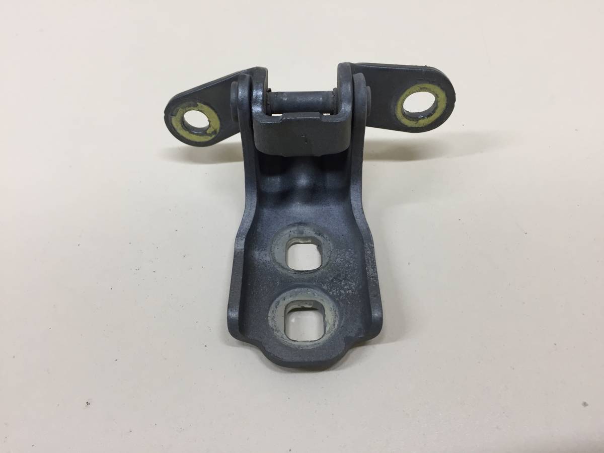 Петля двери передней левой верхняя Chevrolet Cobalt (T250) 2011-2015