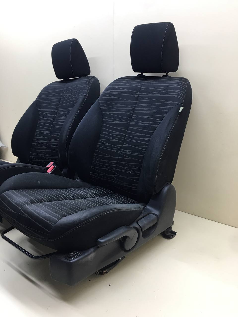 Сиденье (комплект) Mazda Mazda 2 (DE) 2007-2014 Сиденье (комплект) Mazda Mazda 2 (DE) 2007-2014