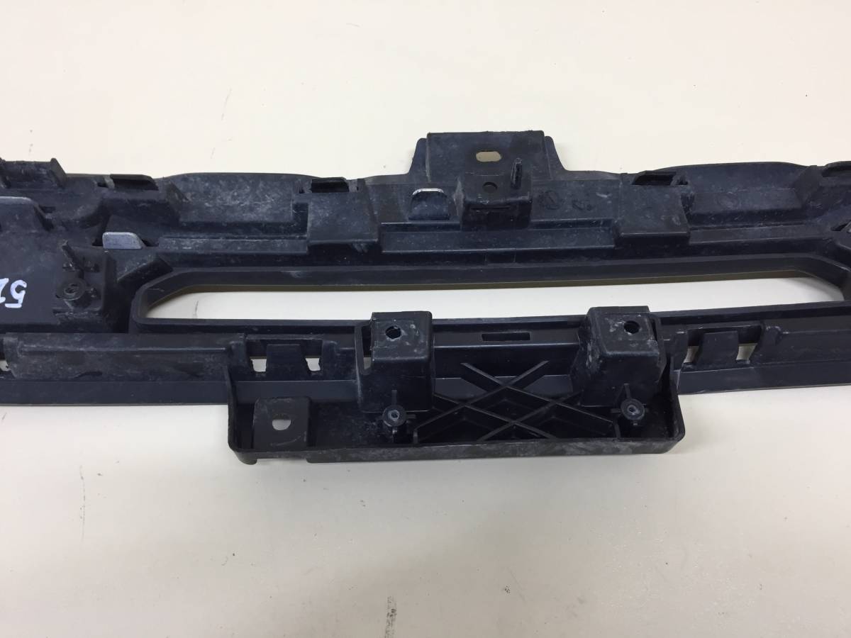 Решетка в бампер центральная Haval Haval F7 2019>