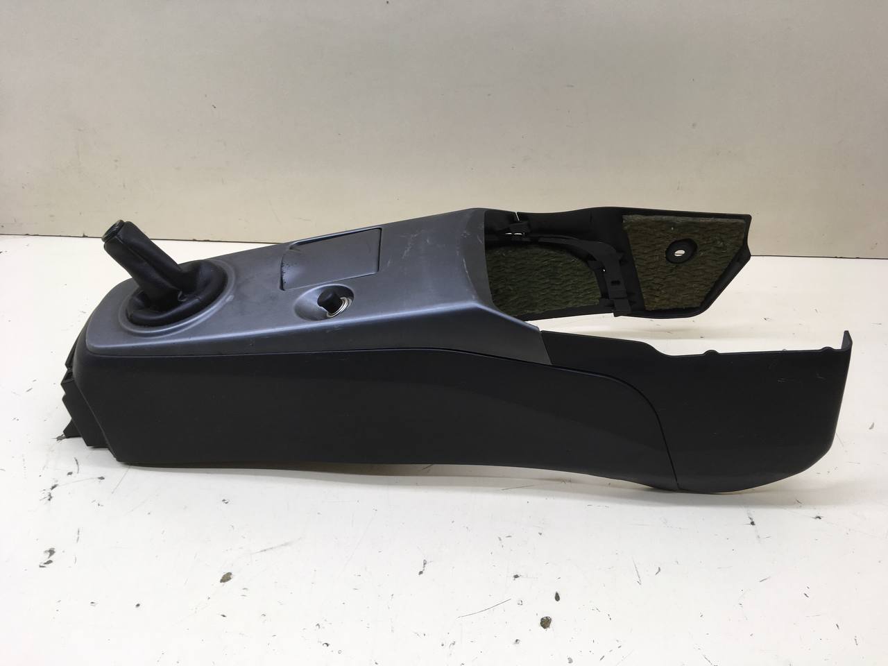 Консоль центральная Mitsubishi Lancer 9  (CS/Classic) 2000-2011