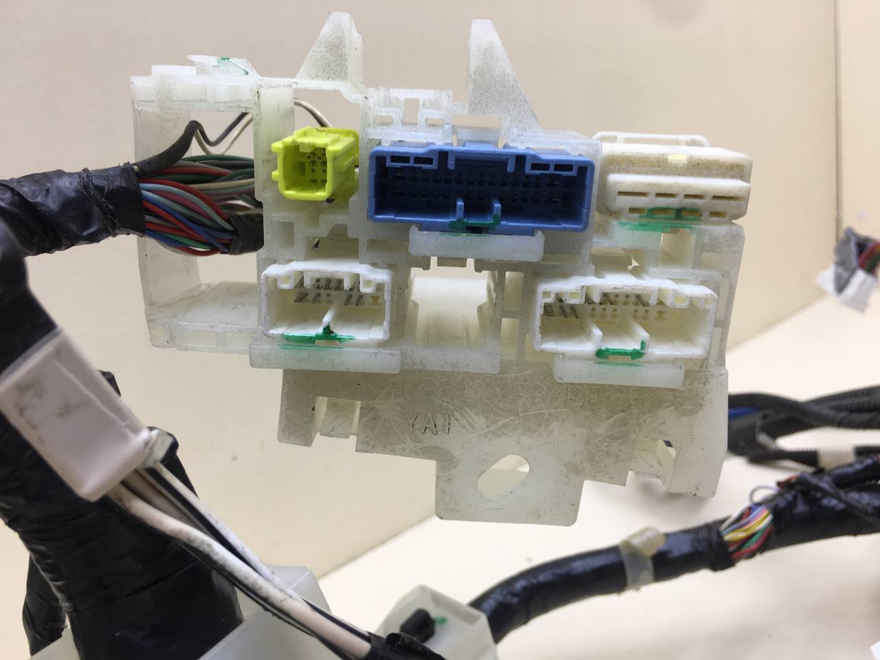 Проводка под торпедо Toyota Rav 4 (XA40) 2013-2019