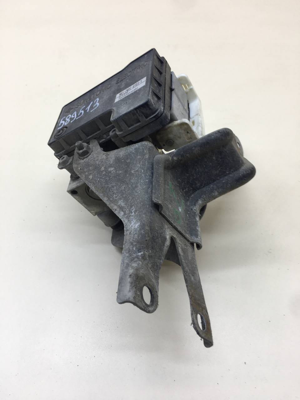 Блок ABS (насос) Mitsubishi Lancer 9  (CS/Classic) 2000-2011