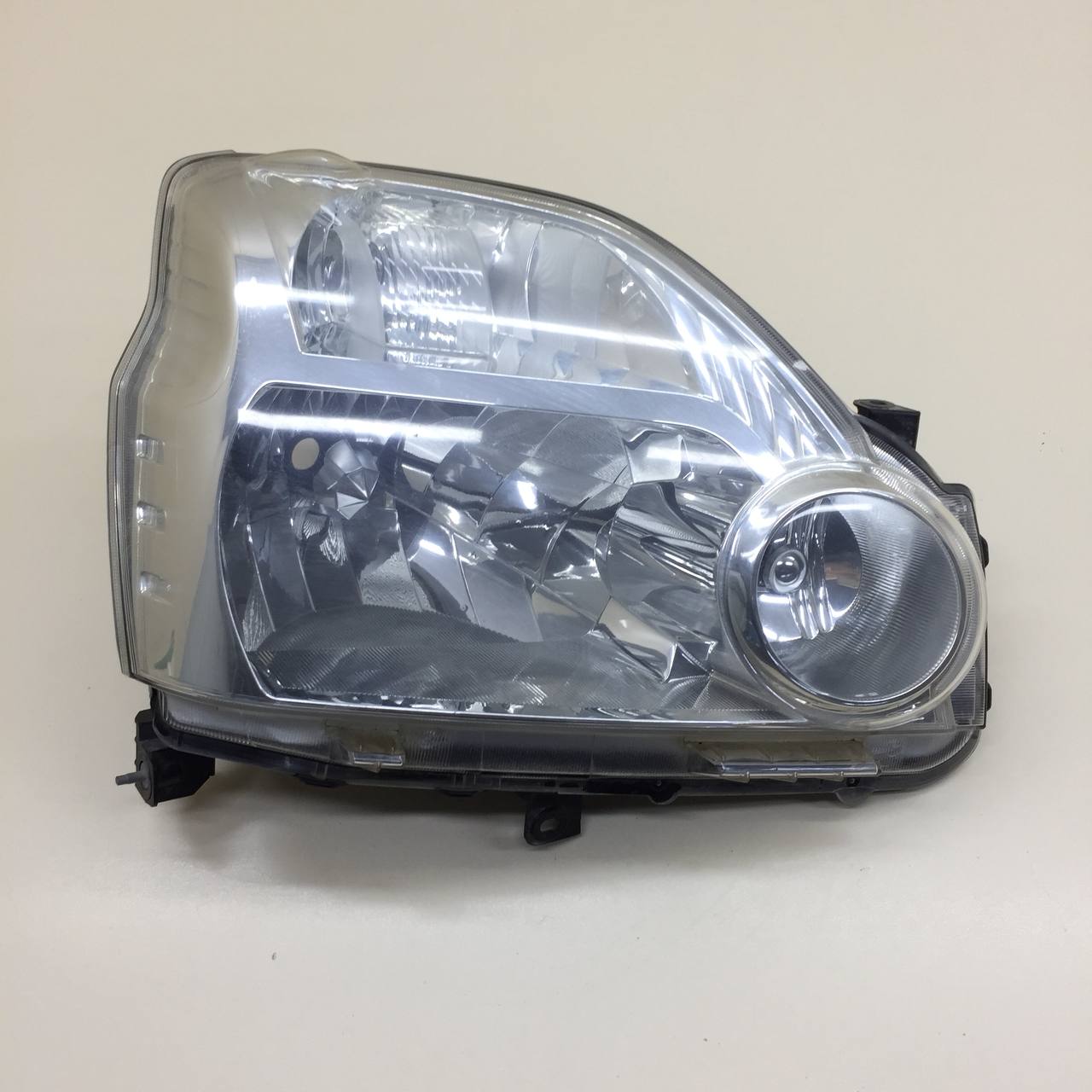 Фара правая Nissan X-Trail (T31) 2007-2014