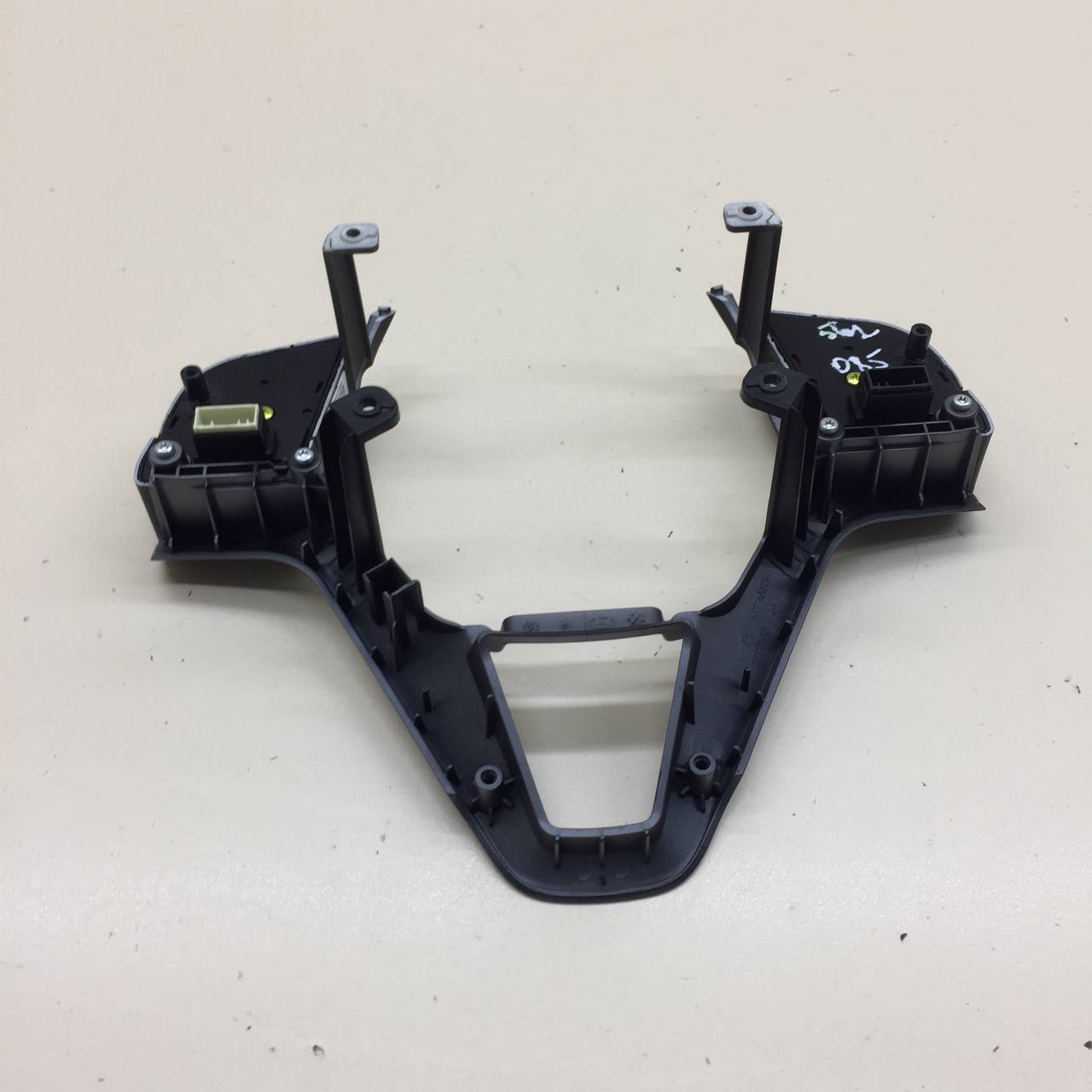 Кнопка многофункциональная Hyundai Tucson (TL) 2015-2021 Кнопка многофункциональная Hyundai Tucson (TL) 2015-2021