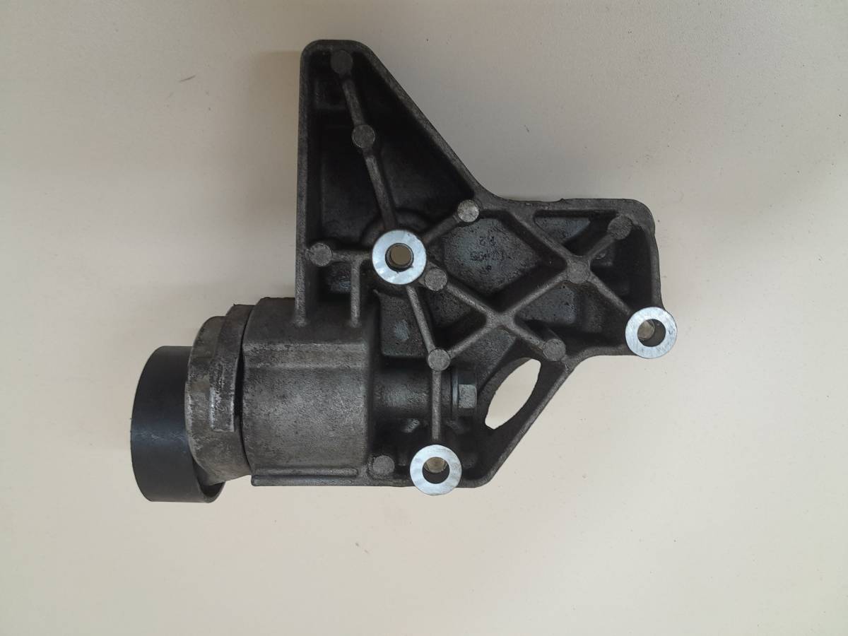 Кронштейн кондиционера Volkswagen Polo (MK5) 2011-2020 Кронштейн кондиционера Volkswagen Polo (MK5) 2011-2020