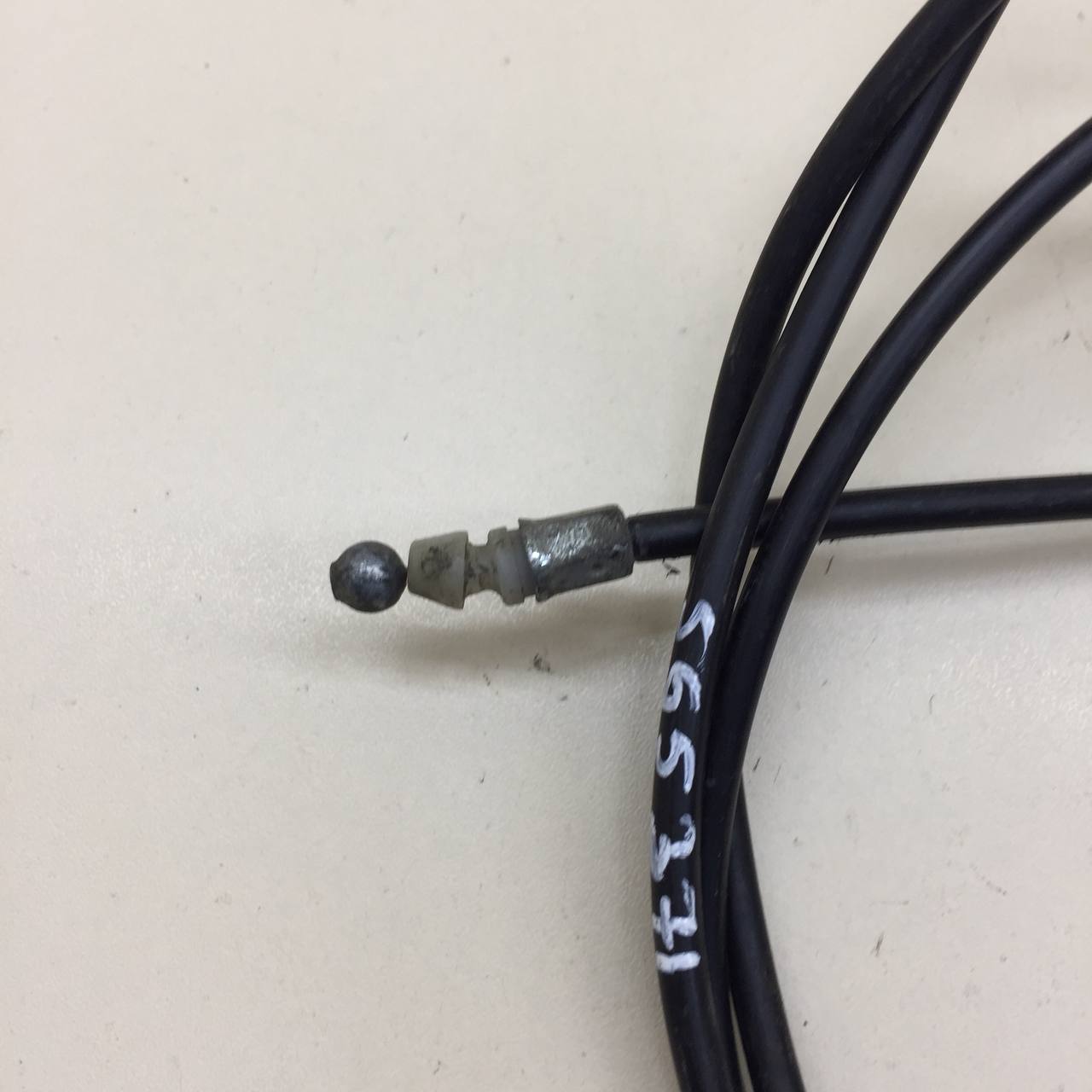 Трос открывания капота Mitsubishi Lancer 9  (CS/Classic) 2000-2011