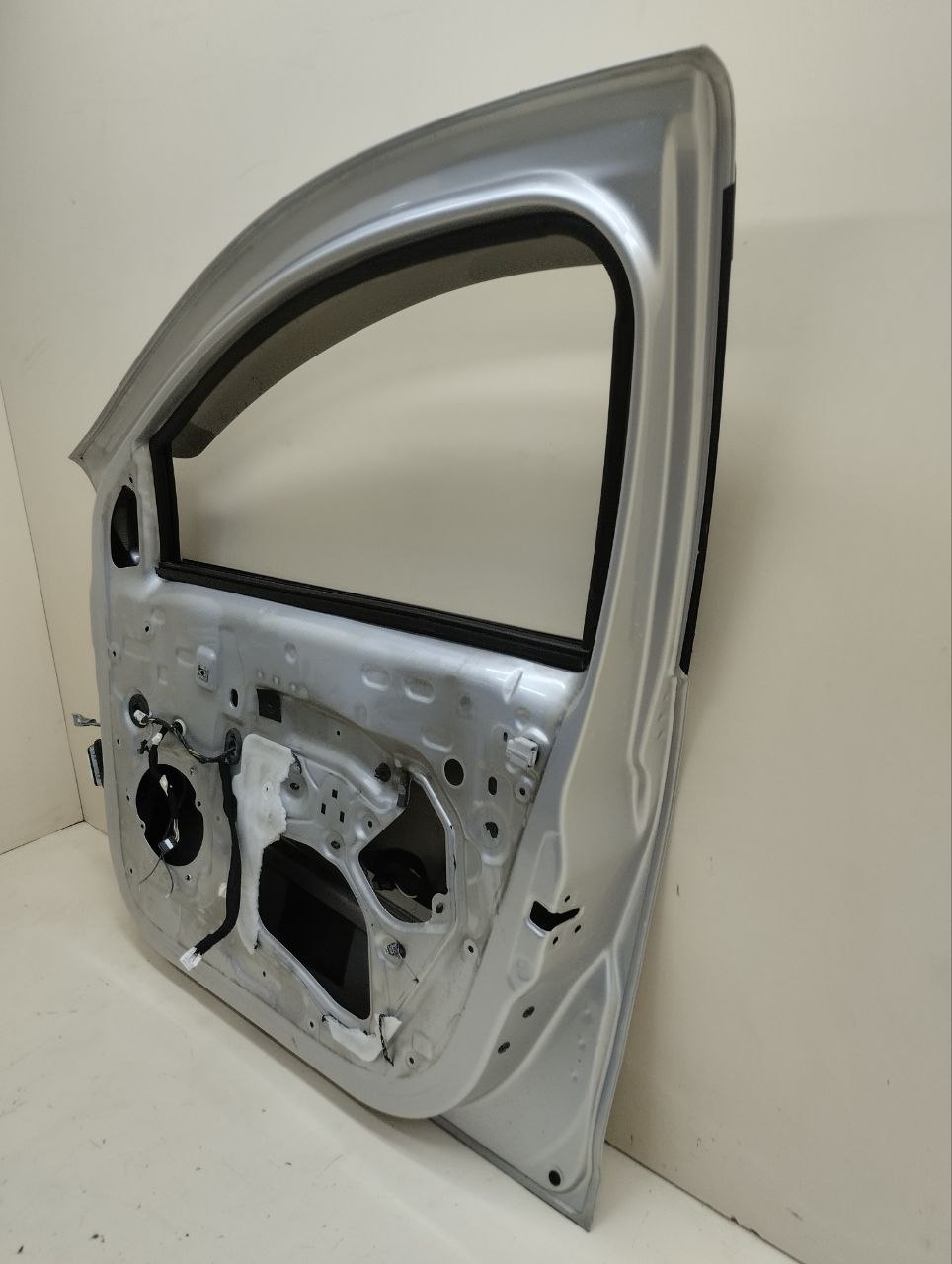 Дверь передняя правая Renault Sandero Stepway (5S) 2014-2022 Дверь передняя правая Renault Sandero Stepway (5S) 2014-2022
