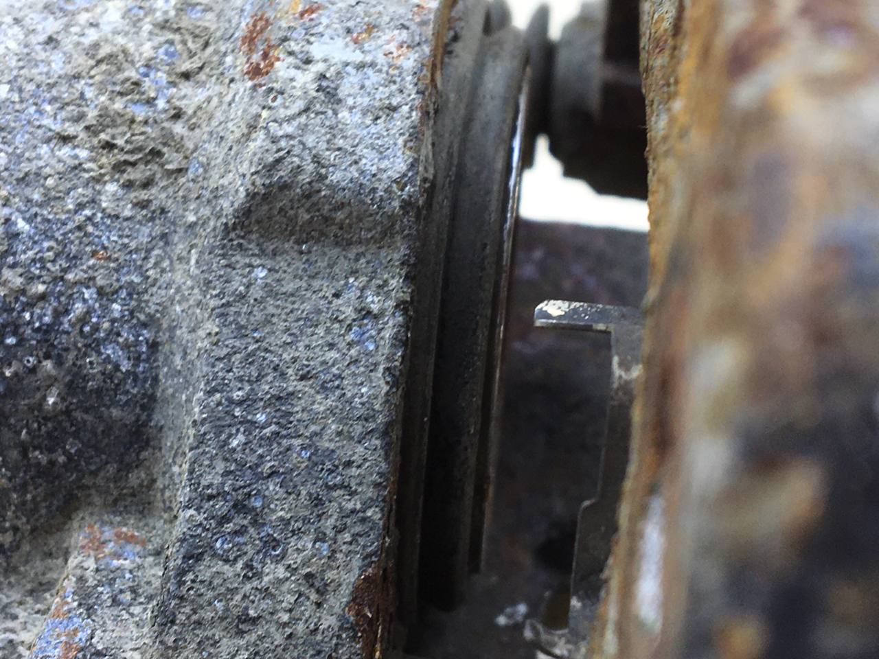 Суппорт передний левый Kia Spectra (SD) 2004-2011