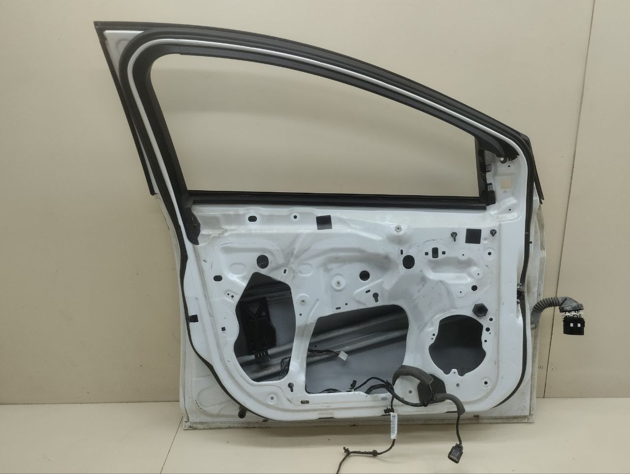 Дверь передняя левая Ford Focus 3 2011>