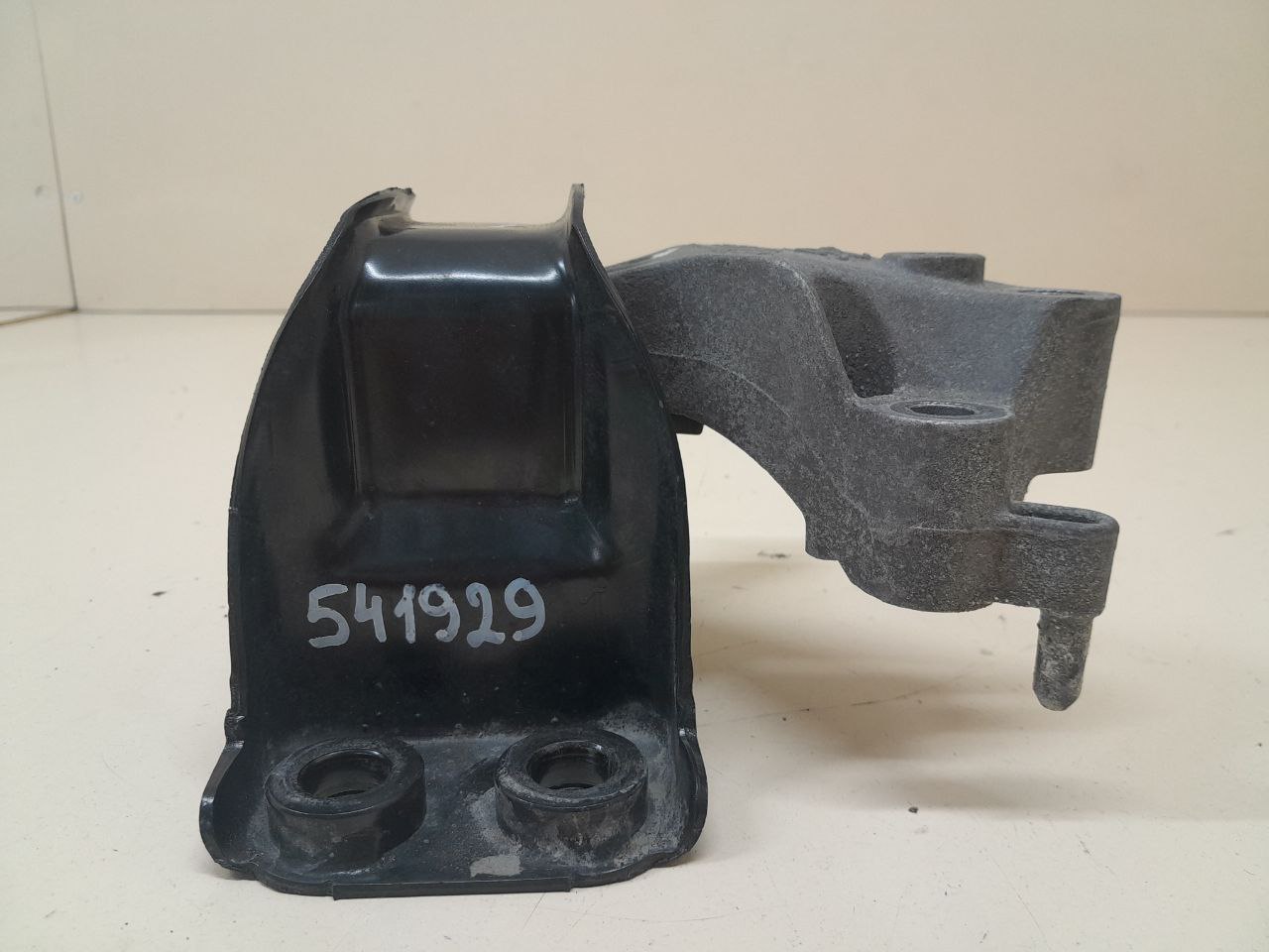 Опора двигателя правая Nissan Qashqai (J11) 2014> Опора двигателя правая Nissan Qashqai (J11) 2014>